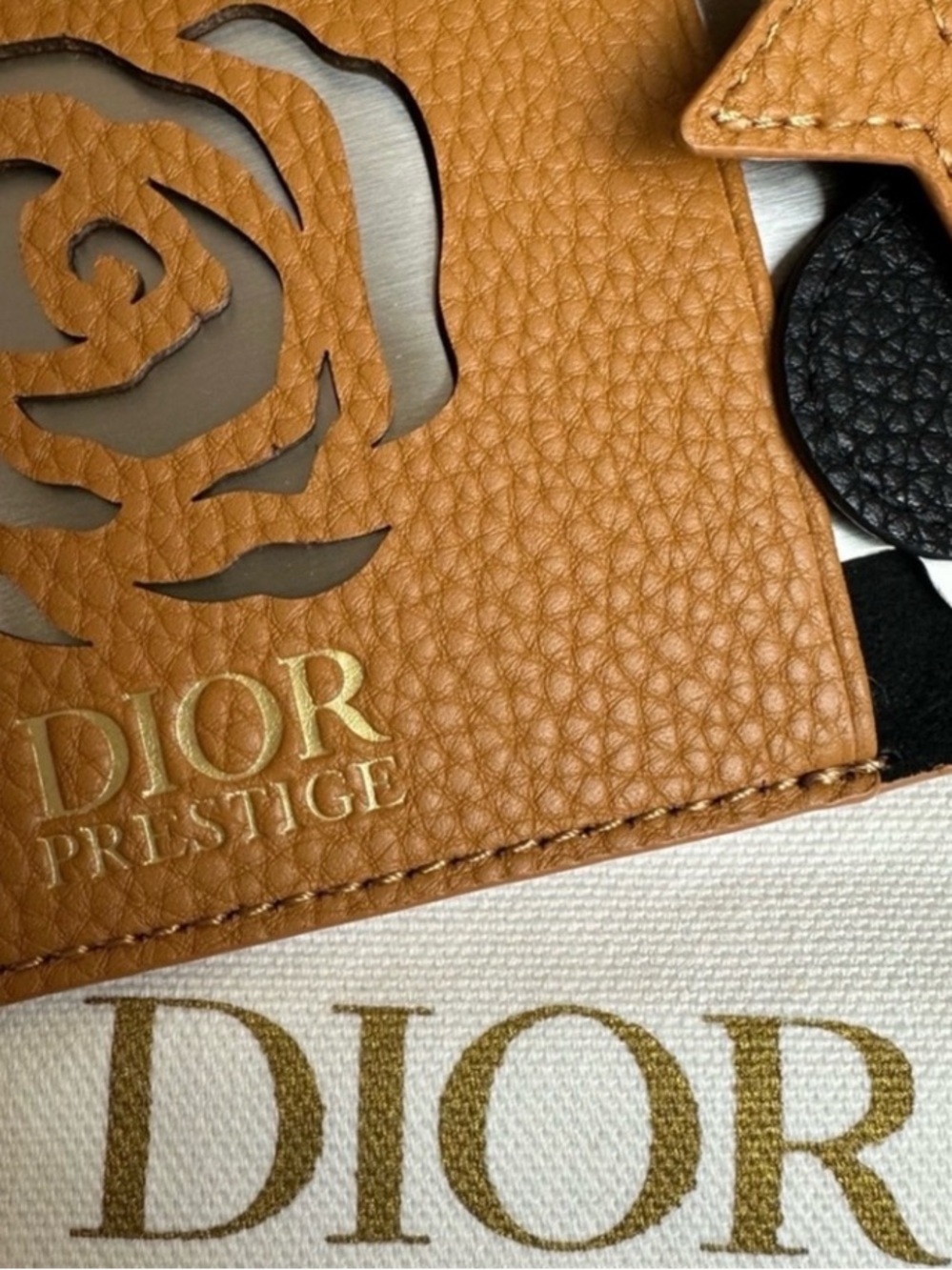 🆕Dior Tan Pebbled Leather Card Sleeve w/mirror✨dust bag✨ NWT